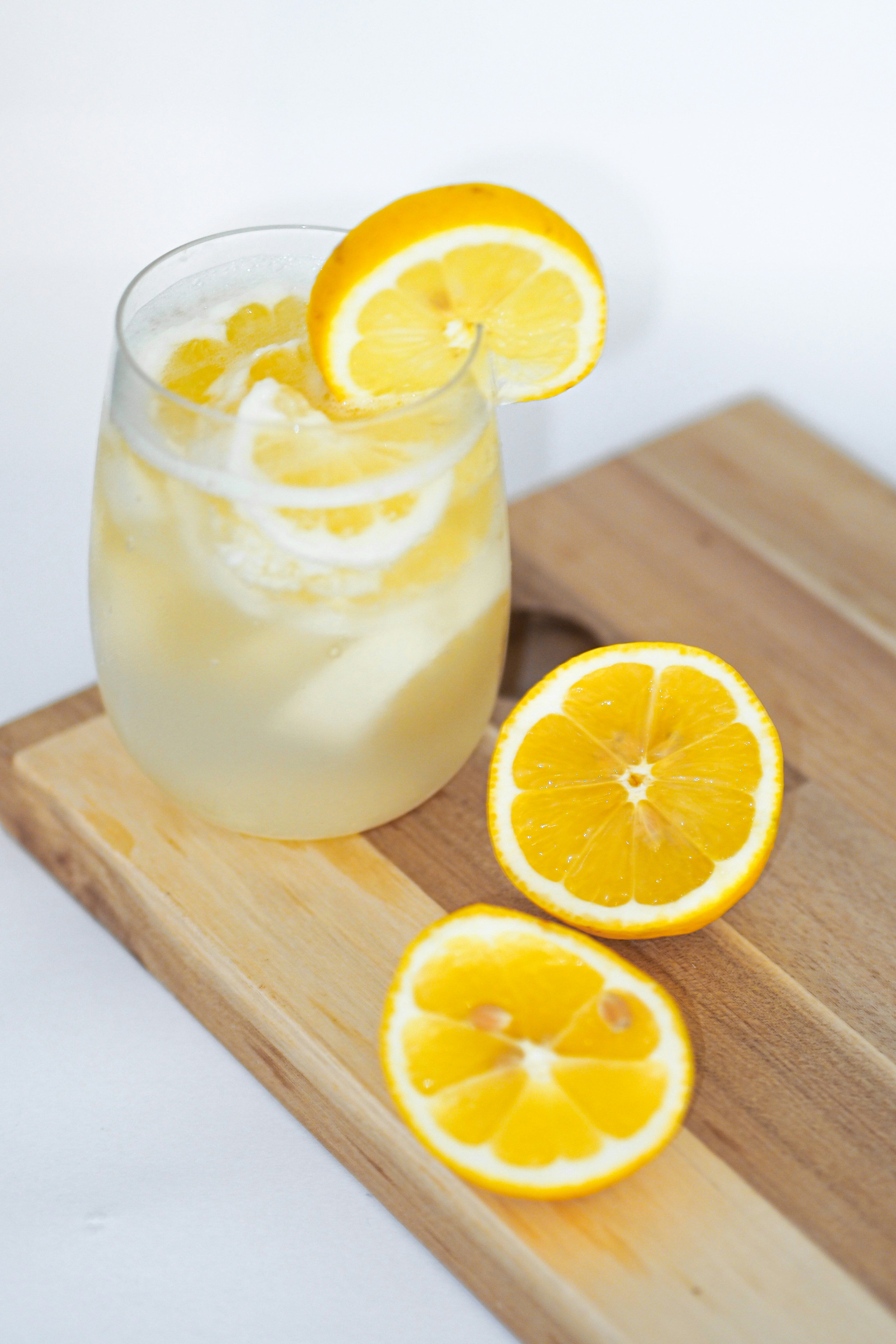 Classic Homemade Lemonade - Fresh & Tangy